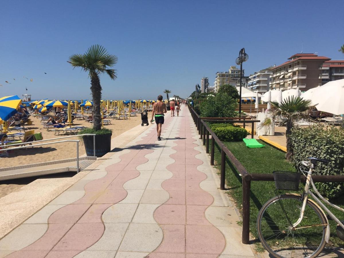 Residence Alba D'Oro Solo Famiglie Lido di Jesolo Exterior foto